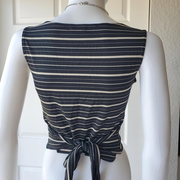 Wet Seal y2k Black and White crop top - Picture 3 of 7